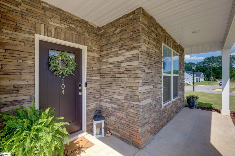 Property image 3 at 104 Silver Hill Lane, Greenville, SC 29607