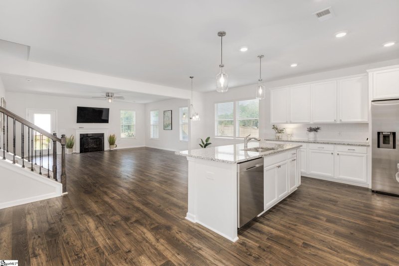 Property image 4 at 104 Silver Hill Lane, Greenville, SC 29607