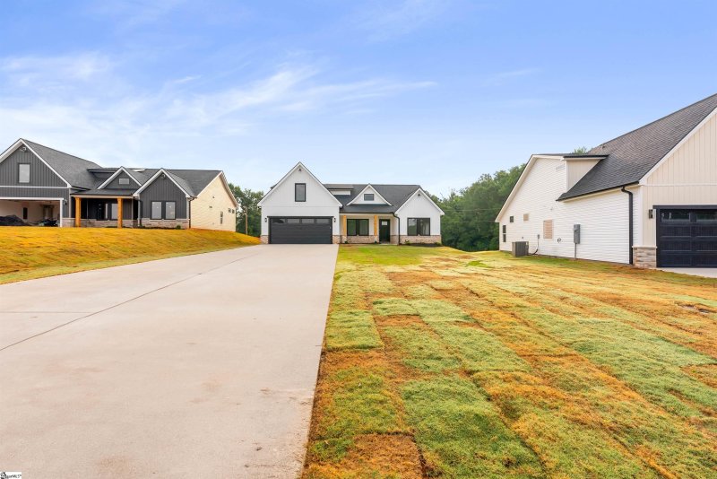 Property image 2 at 2006 Meadow Glen Court, Chesnee, SC 29323