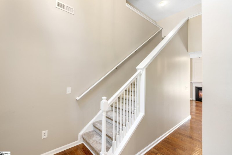 Property image 4 at 4 Crevasse Lane, Greenville, SC 29617