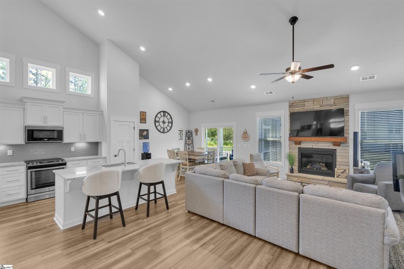 Property image 4 at 601 Sunwater Drive, Duncan, SC 29334