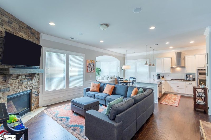 Property image 4 at 6 Wild Indigo Circle, Greenville, SC 29607