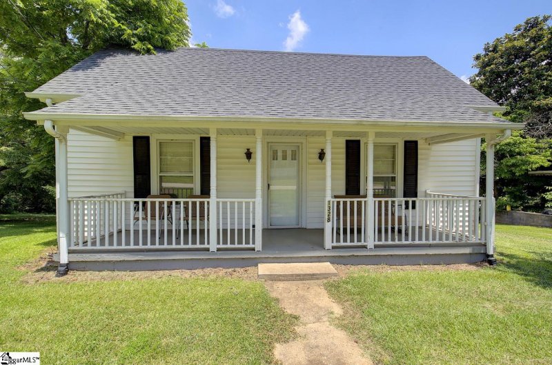 Property image 2 at 1328 Apalache Street, Greer, SC 29651
