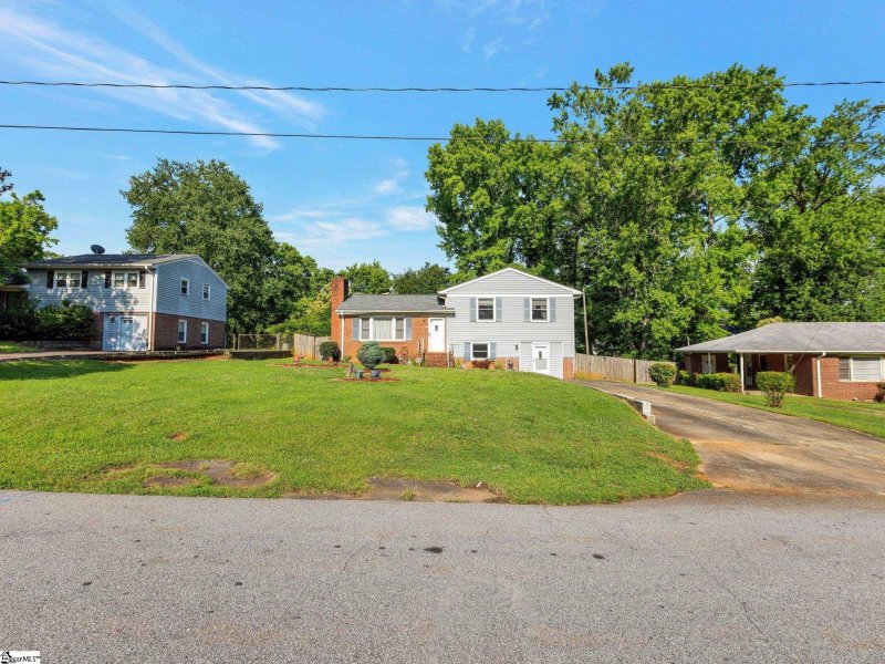 Property image 3 at 5 Pinefield Drive, Greenville, SC 29605