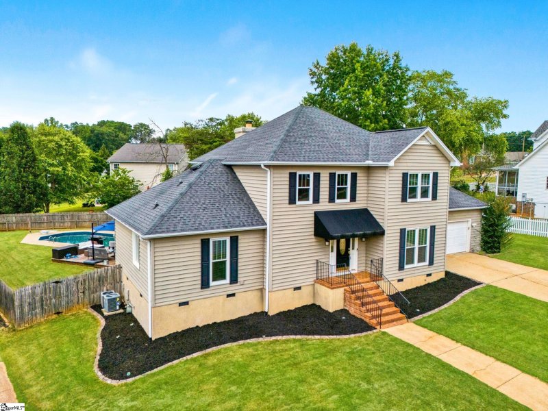 Property image 2 at 204 Grayson Drive, Travelers Rest, SC 29690