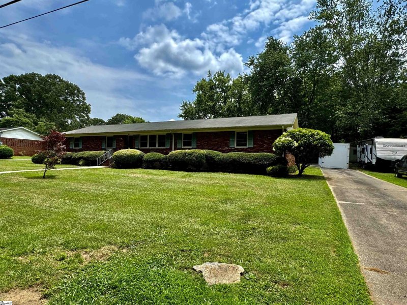 Property image 4 at 124 Sabra Drive, Easley, SC 29642