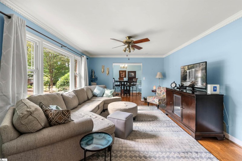 Property image 4 at 8 Bridgewater Drive, Greenville, SC 29615