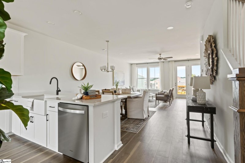 Property image 3 at 112 Lewes Avenue, Simpsonville, SC 29681