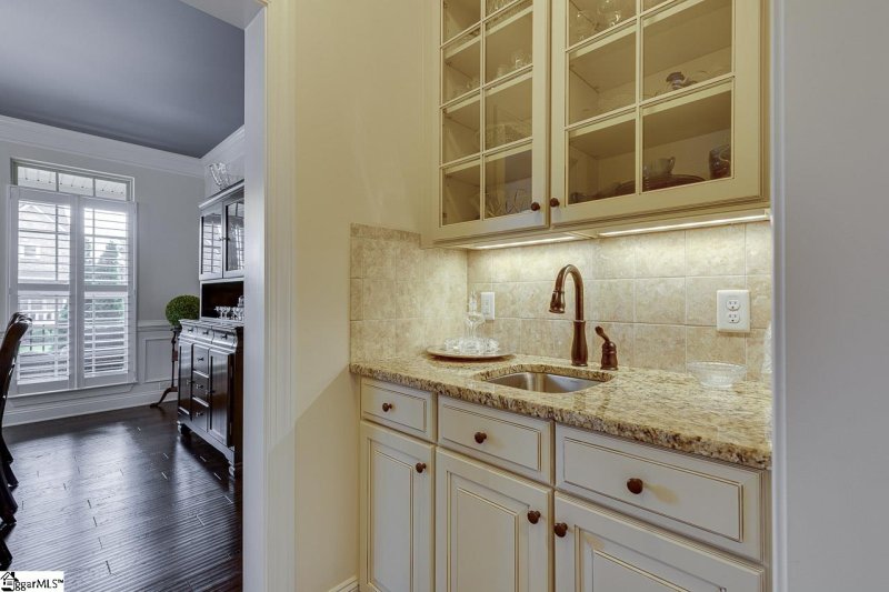 Property image 5 at 9 Chicora Wood Lane, Simpsonville, SC 29681-6554