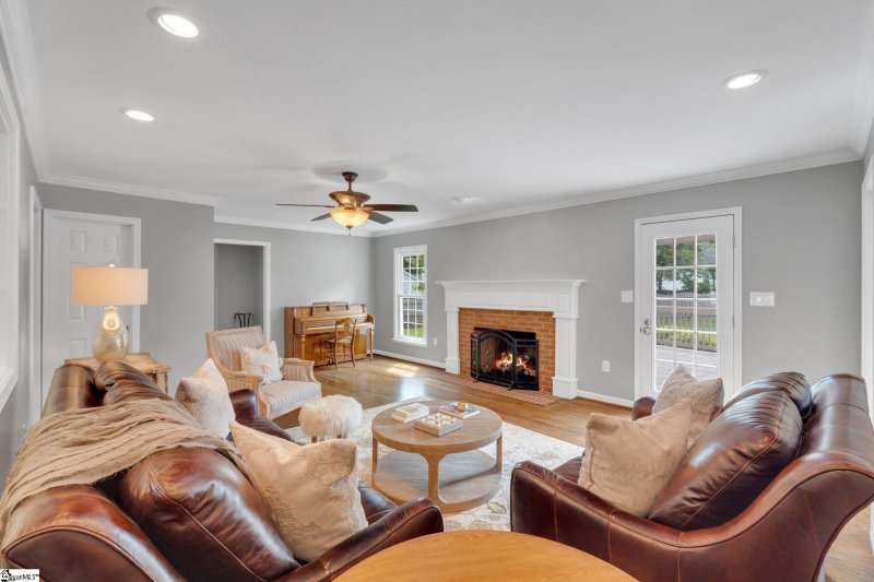 Property image 4 at 203 Yellow Poplar Court, Simpsonville, SC 29681