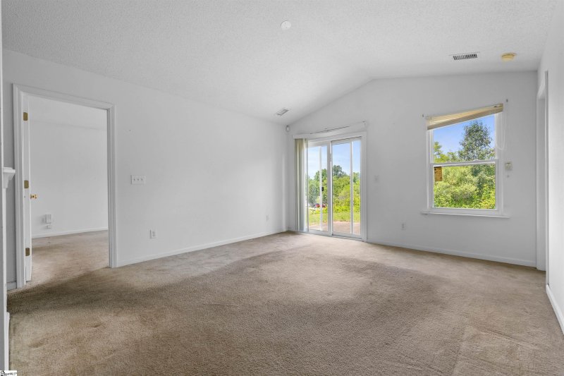 Property image 2 at 101 Willow Bend Drive, Taylors, SC 29687