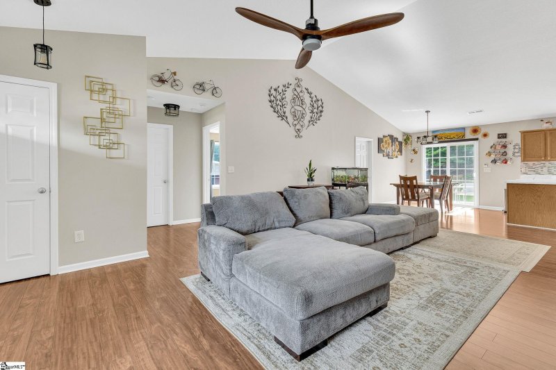 Property image 5 at 15 Patriots Pride Court, Simpsonville, SC 29680-7274