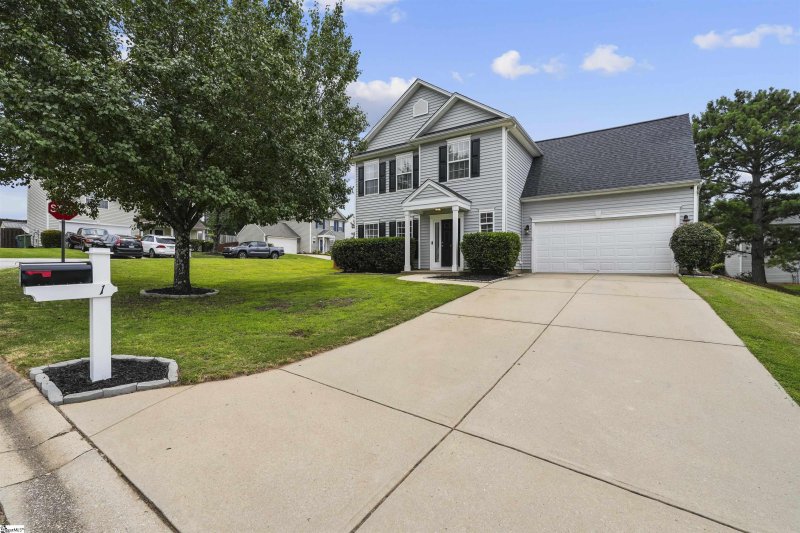 Property image 2 of 1 Crestbrook Drive in Laurel Meadows, Greenville, SC 29607