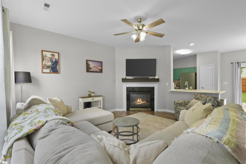 Property image 5 of 1 Crestbrook Drive in Laurel Meadows, Greenville, SC 29607