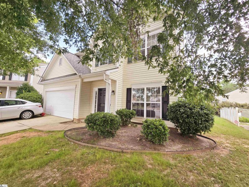 Property image 2 at 302 Blant Court, Simpsonville, SC 29681