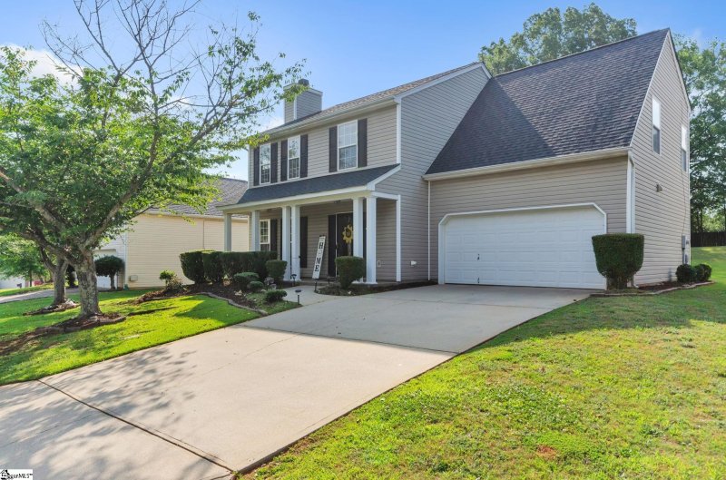 Property image 2 at 44 Brockmore Drive, Greenville, SC 29605-5953