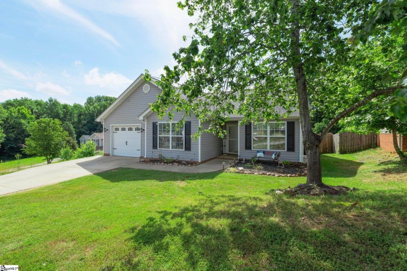 Property image 2 at 333 Juniper Leaf Way, Greer, SC 29651