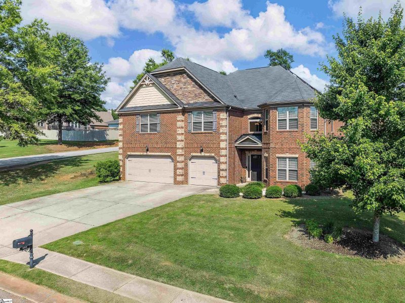 Property image 2 of 603 Delany Court in Glen Lake, Boiling Springs, SC 29316