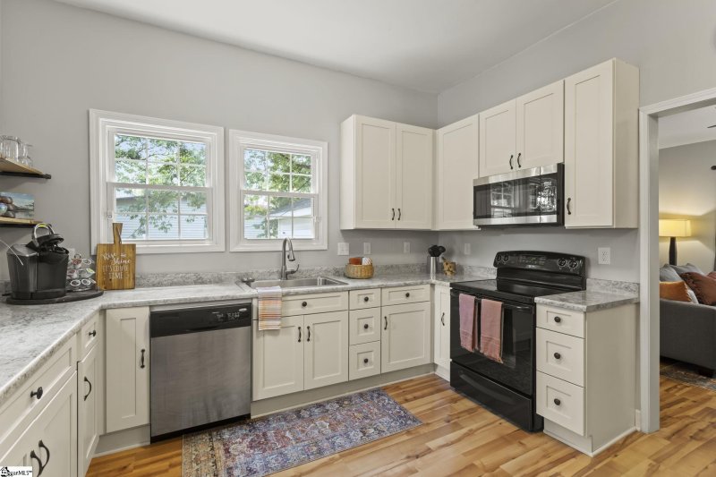 Property image 5 at 9 N YMCA Street, Greenville, SC 29611