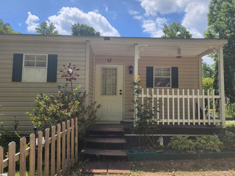 Property image 4 at 443 Kinston Loop Drive, Westminster, SC 29693