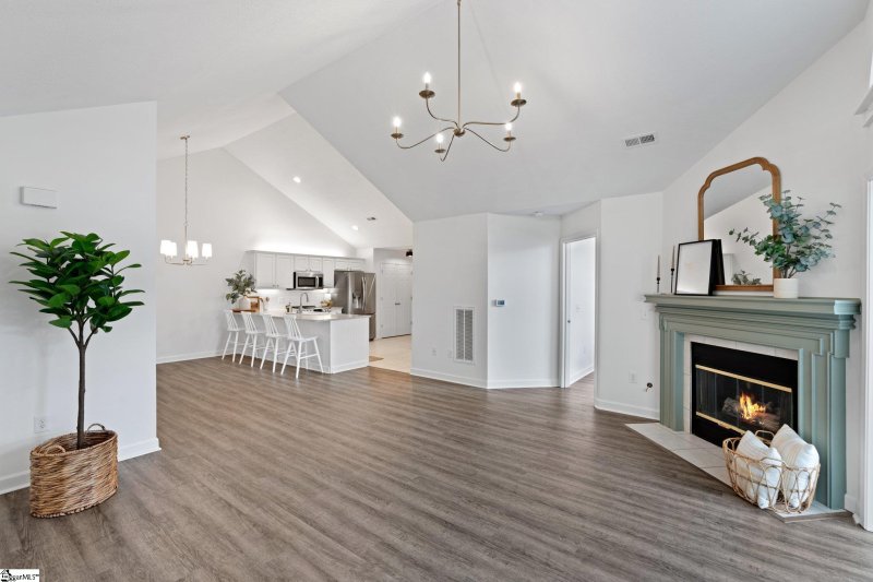 Property image 4 at 124 Fudora Circle, Simpsonville, SC 29681