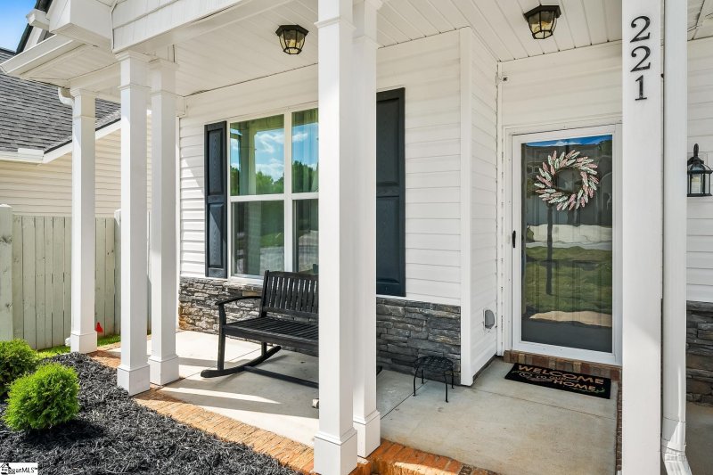 Property image 3 at 221 Magnolia Lane, Pendleton, SC 29670