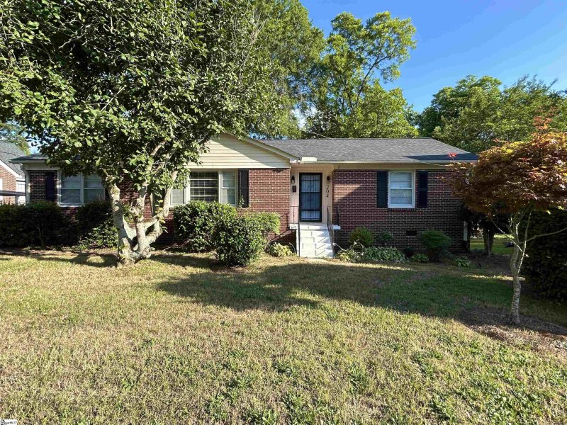 204 E Centennial Street