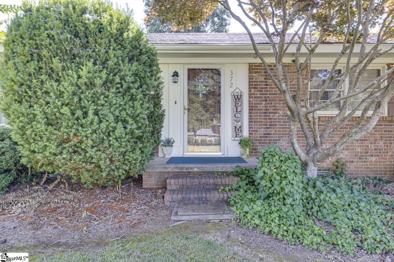 Property image 5 at 372 Lake Forest Drive, Spartanburg, SC 29307
