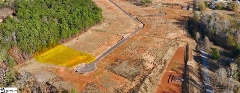 Property image 3 at 406 Riverlan Way, Greer, SC 29651