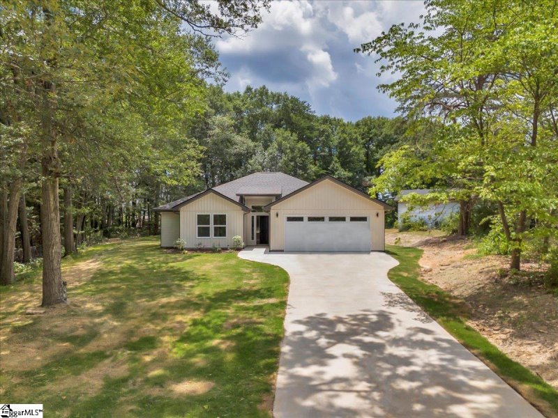 Property image 2 at 5 Hasting's Circle, Taylors, SC 29687