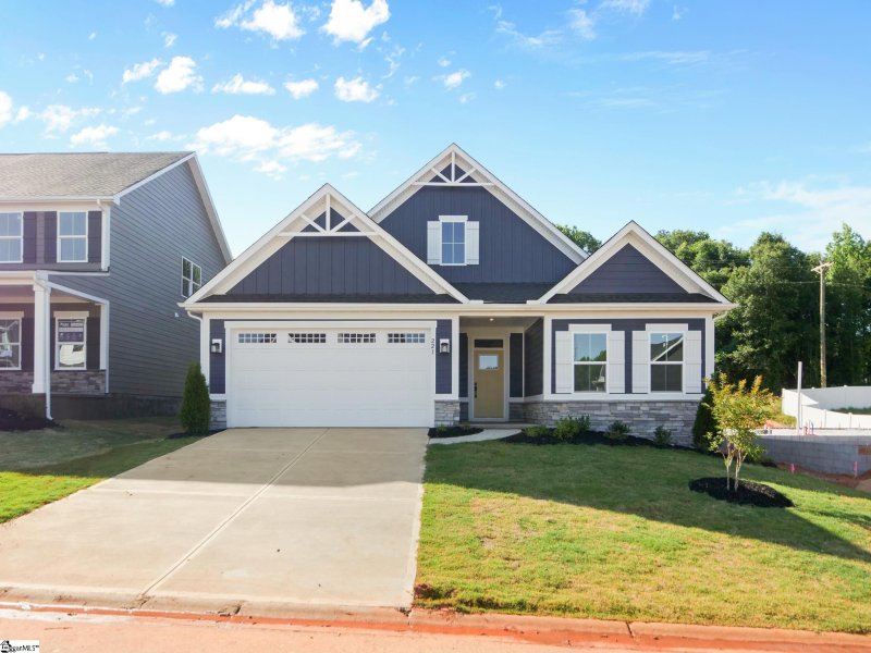 Property image 2 at 221 Hollythorpe Lane, Fountain Inn, SC 29644