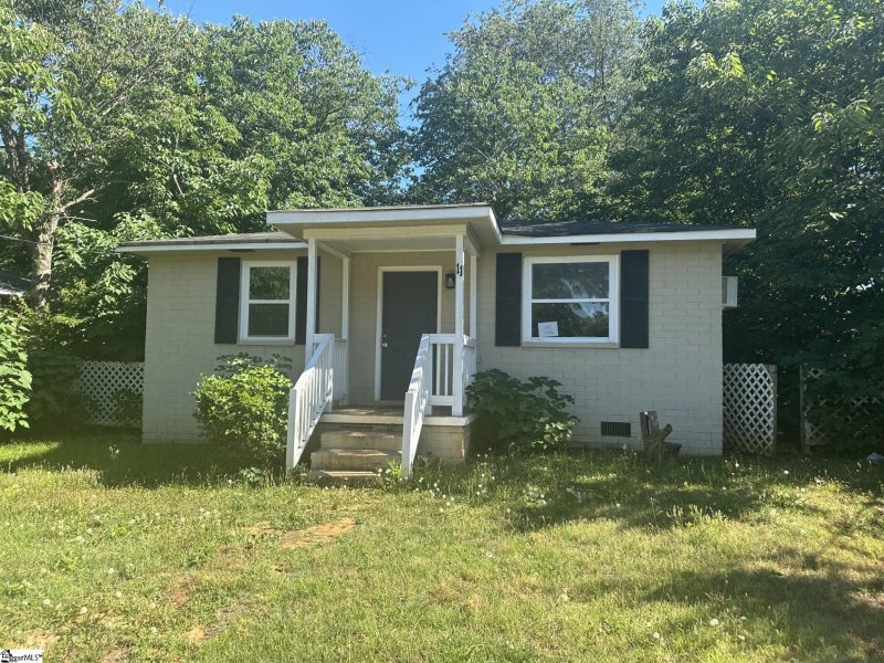 11 Yellowstone Drive