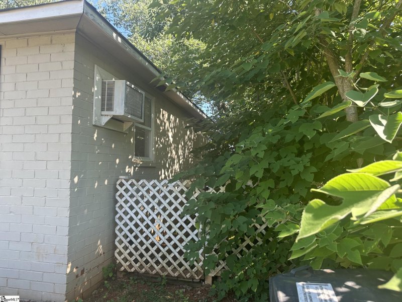 Property image 2 at 11 Yellowstone Drive, Greenville, SC 29617