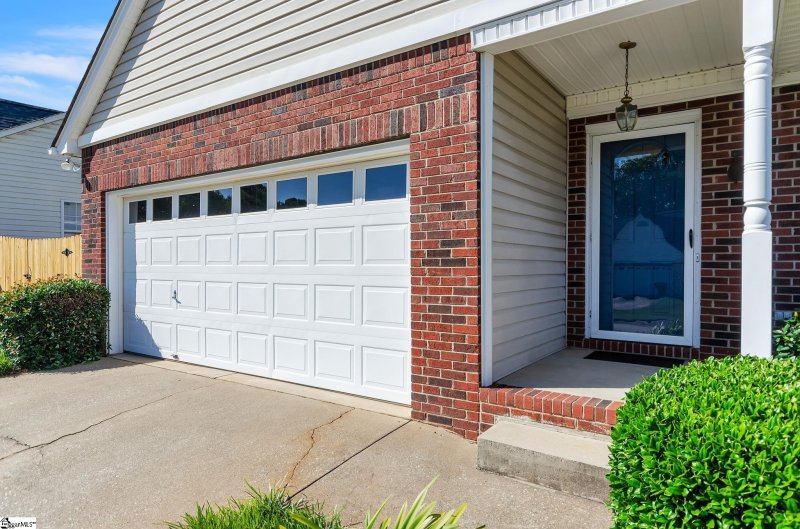 Property image 4 at 6 Raintree Cove Drive, Taylors, SC 29687