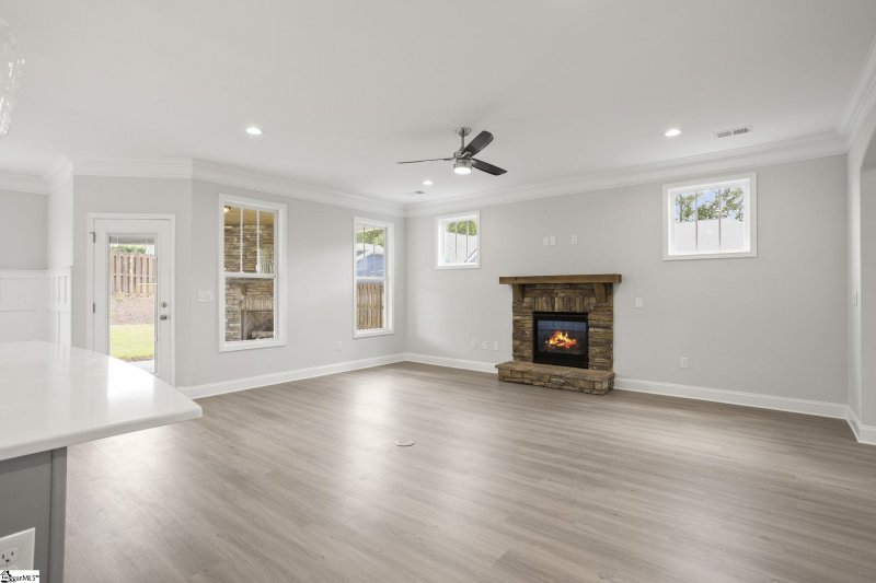 Property image 2 at 2 Dinsmore Court, Greenville, SC 29607