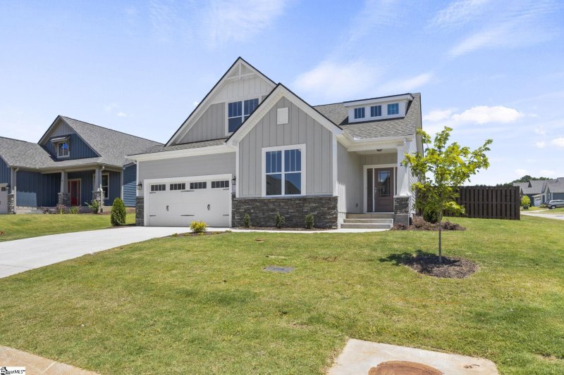 Property image 5 at 2 Dinsmore Court, Greenville, SC 29607