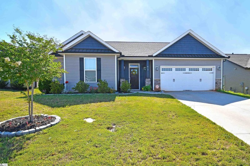 812 Castlewood Lane