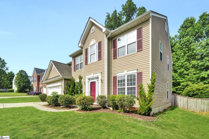 Property image 3 at 203 kylemore Lane, Greer, SC 29650