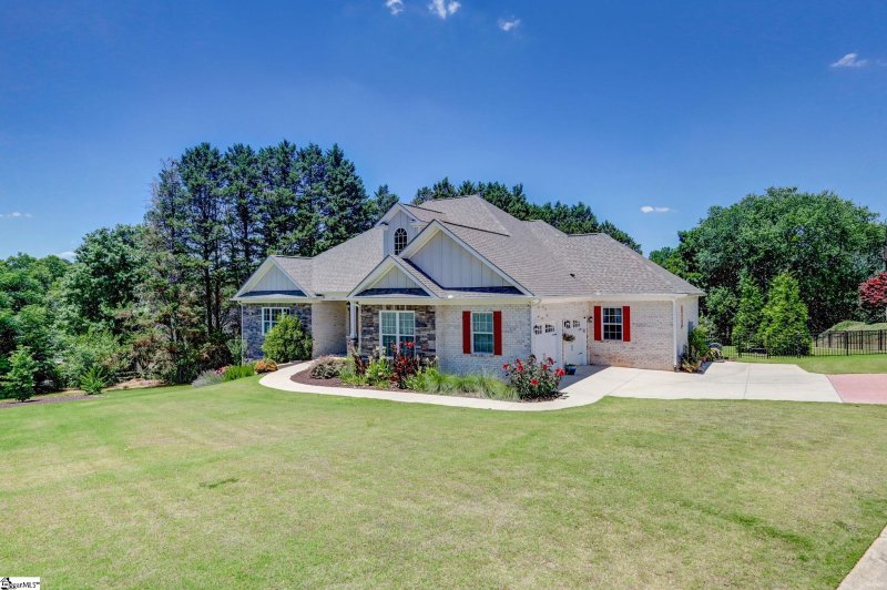 Property image 2 at 101 Campden Court, Easley, SC 29642
