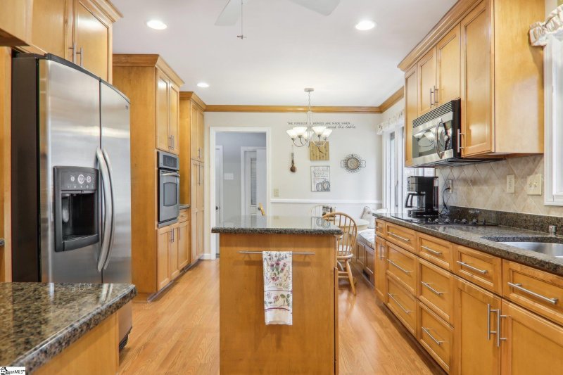 Property image 2 at 2 Rosebrier Lane, Taylors, SC 29687