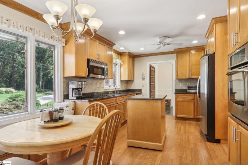 Property image 4 at 2 Rosebrier Lane, Taylors, SC 29687