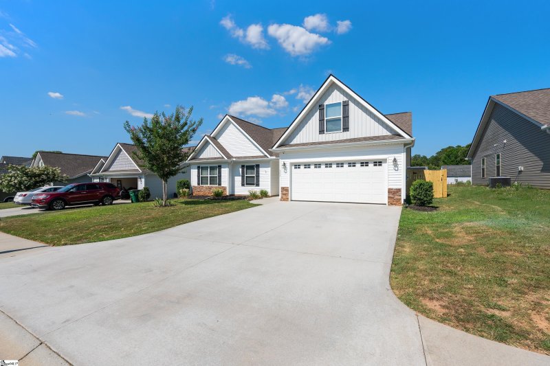 Property image 3 at 303 Catterick Way, Fountain Inn, SC 29644