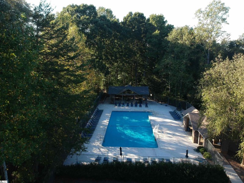 Property image 3 at 14 Whistler Drive, Greer, SC 29651