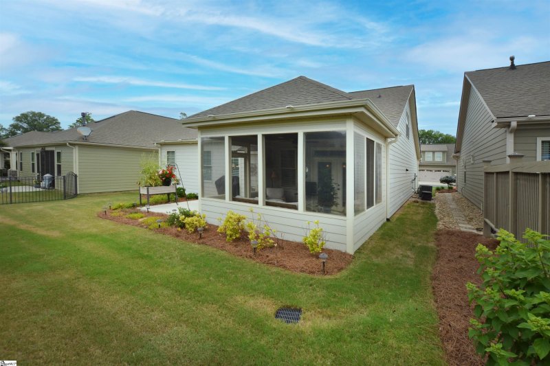 Property image 3 at 346 Belle Oaks Drive, Simpsonville, SC 29680
