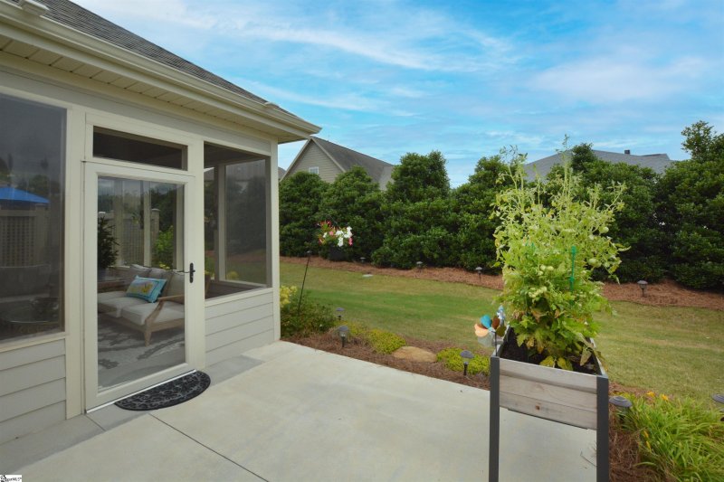 Property image 5 at 346 Belle Oaks Drive, Simpsonville, SC 29680
