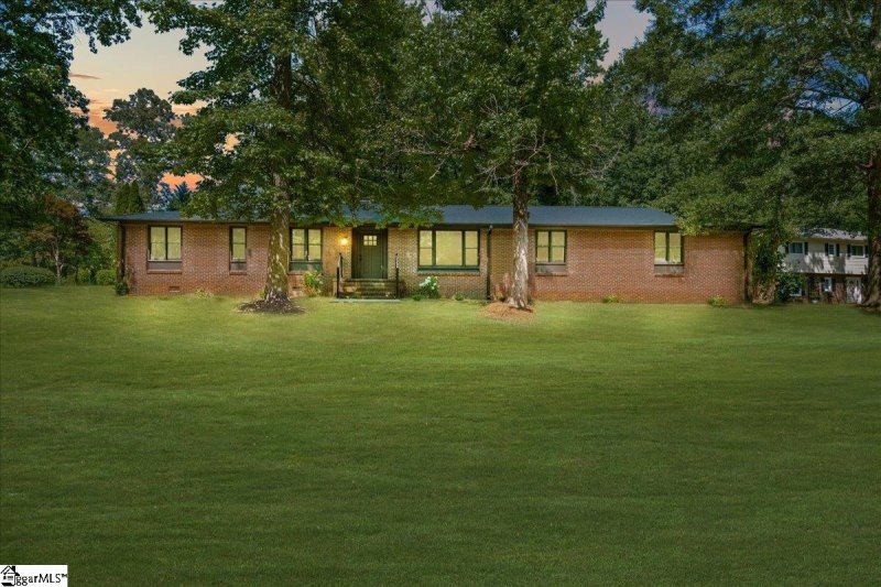 Property image 2 at 200 Dronfield Drive, Greenville, SC 29609