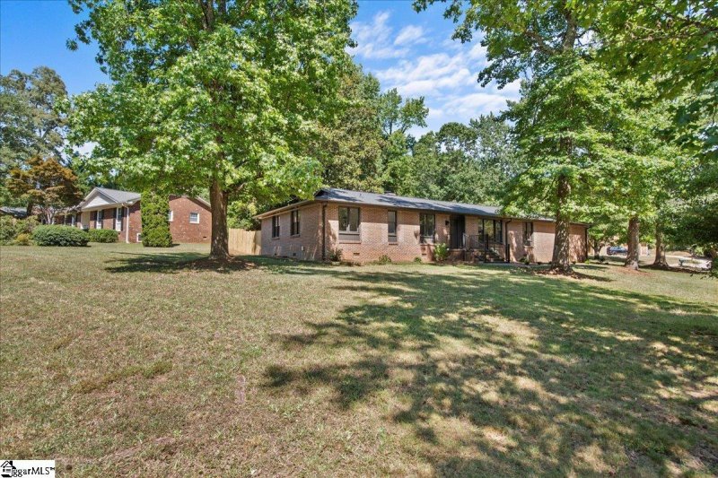Property image 3 at 200 Dronfield Drive, Greenville, SC 29609