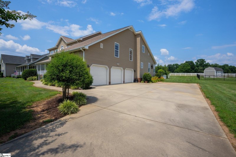 Property image 3 at 109 Friesian Court, Pelzer, SC 29669