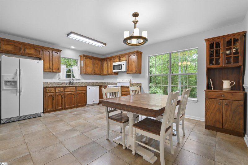 Property image 5 at 1417 Winding Way, Taylors, SC 29687
