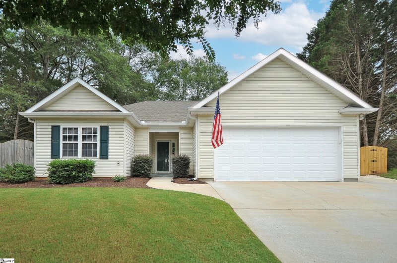 Property image 3 at 113 Ketchitan Court, Greenville, SC 29605